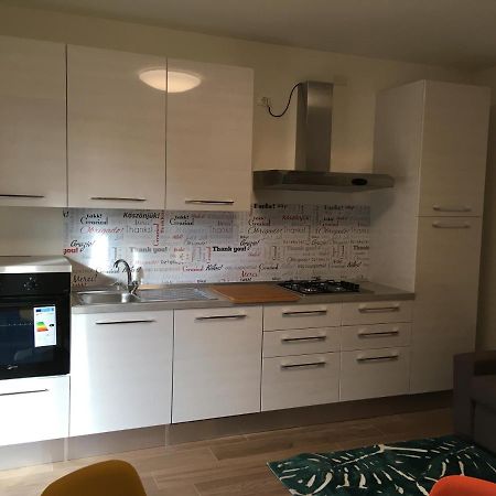 Апартаменты Residenza Elena Римини Экстерьер фото